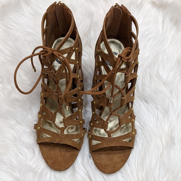 Guess carmel brown heeled sandals gold studs - Picture 9 of 16